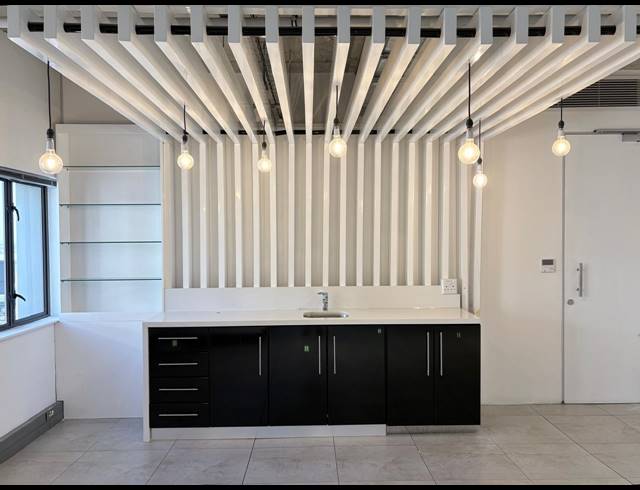 294M² OFFICE TO LET IN VORNA VALLEY